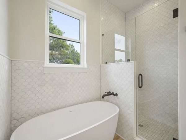 Luxury Nine Bedroom Vacation Home Close to Beach Sleeps 28