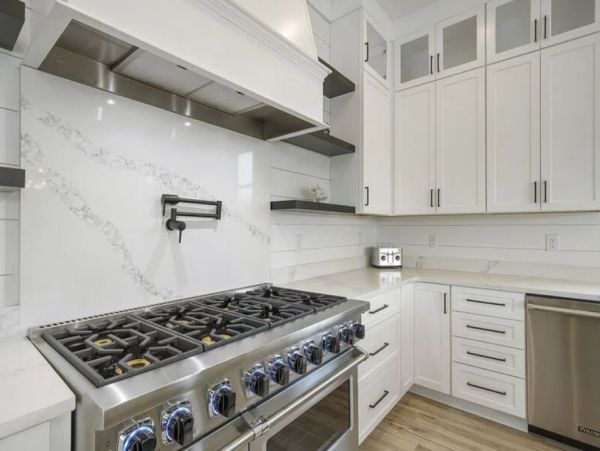 Luxury Nine Bedroom Vacation Home Close to Beach Sleeps 28