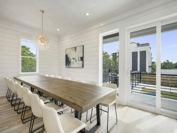 Luxury Nine Bedroom Vacation Home Close to Beach Sleeps 28