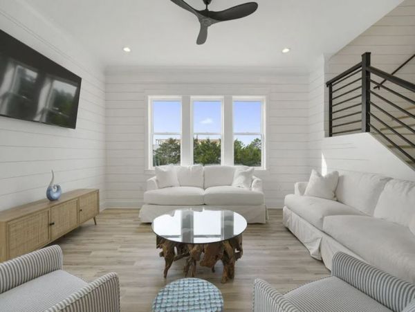 Luxury Nine Bedroom Vacation Home Close to Beach Sleeps 28
