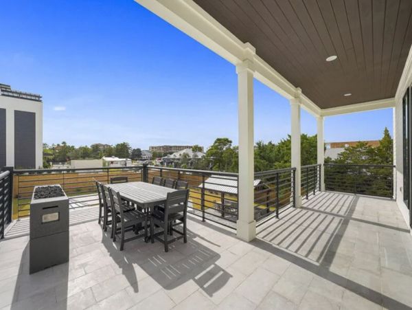 Luxury Nine Bedroom Vacation Home Close to Beach Sleeps 28