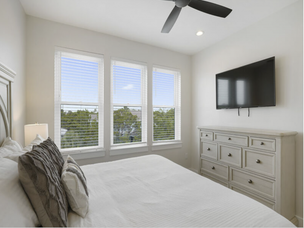Luxury Nine Bedroom Vacation Home Close to Beach Sleeps 28