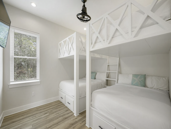 Luxury Nine Bedroom Vacation Home Close to Beach Sleeps 28