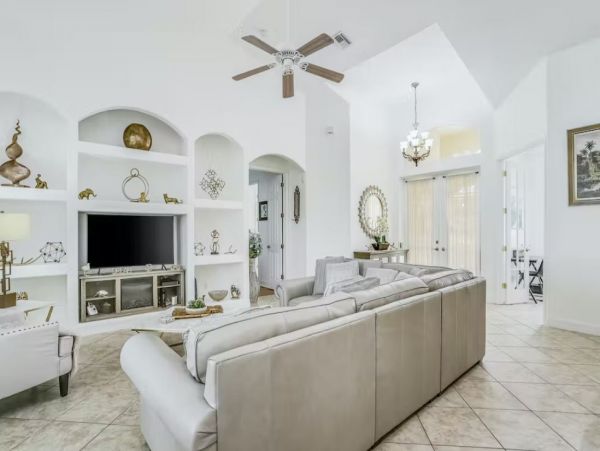 Gorgeous Vacation Home in Cape Coral with Pool & SPA