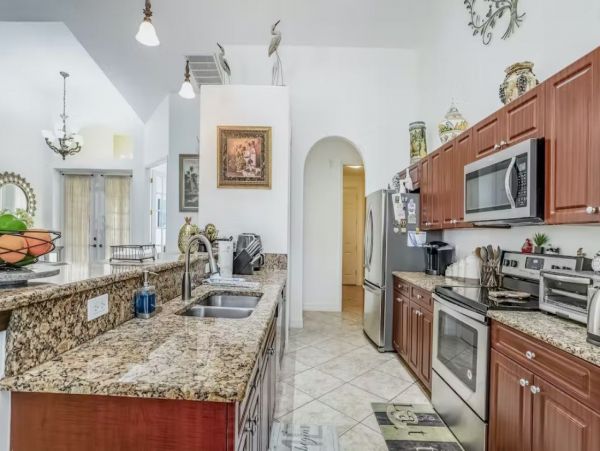 Gorgeous Vacation Home in Cape Coral with Pool & SPA