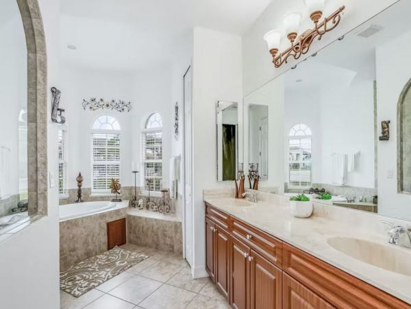 Gorgeous Vacation Home in Cape Coral with Pool & SPA