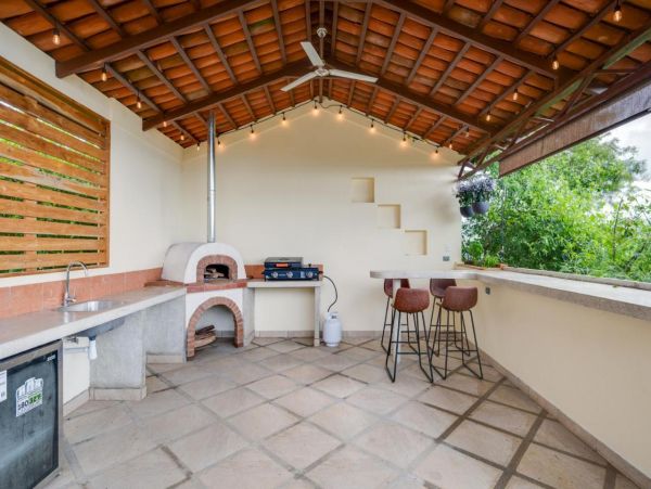 Playa Del Coco Vacation Home Three Bedroom with Pool