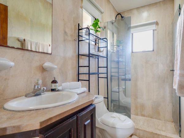 Playa Del Coco Vacation Home Three Bedroom with Pool