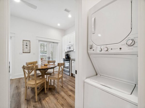 Beautiful 7 Bedroom Home Close to Beach