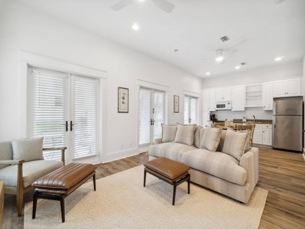 Beautiful 7 Bedroom Home Close to Beach