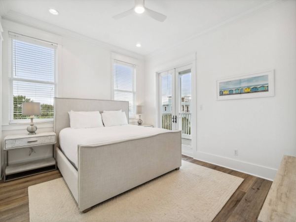 Beautiful 7 Bedroom Home Close to Beach