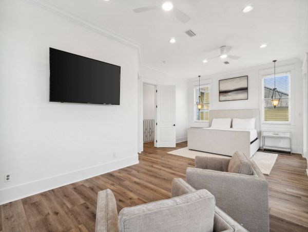 Beautiful 7 Bedroom Home Close to Beach