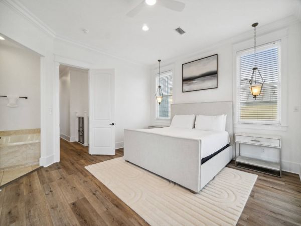 Beautiful 7 Bedroom Home Close to Beach