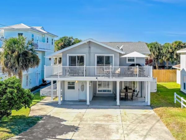 Four Bedroom Vacation Home in St. Augustine Short Walk to Beach