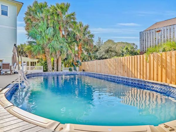 Four Bedroom Vacation Home in St. Augustine Short Walk to Beach