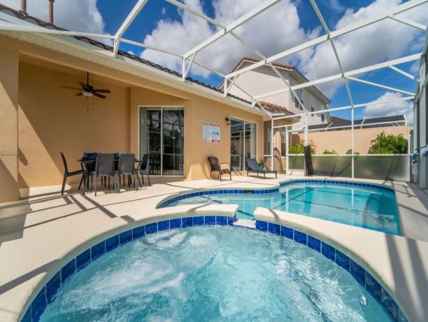 Orlando Charming Three Bedroom Pool Vacation Home Sleeps Six