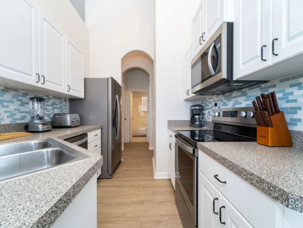 Orlando Charming Three Bedroom Pool Vacation Home Sleeps Six