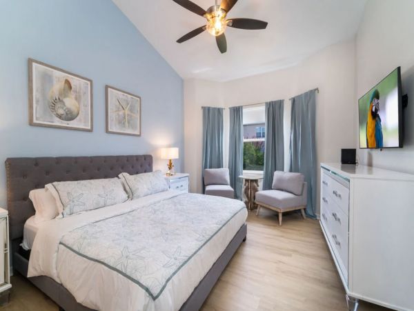 Orlando Charming Three Bedroom Pool Vacation Home Sleeps Six