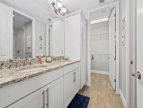 Gorgeous Beach Vacation Condo with Amazing Views Sleeps Six