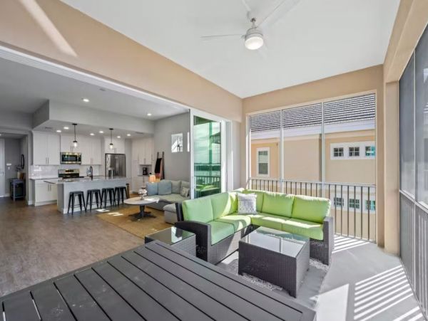 Gorgeous Beach Vacation Condo with Amazing Views Sleeps Six
