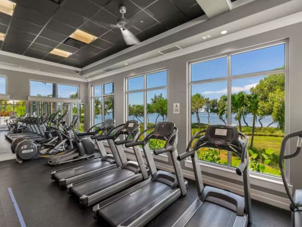 Gorgeous Beach Vacation Condo with Amazing Views Sleeps Six