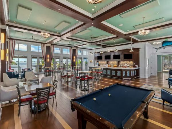 Gorgeous Beach Vacation Condo with Amazing Views Sleeps Six