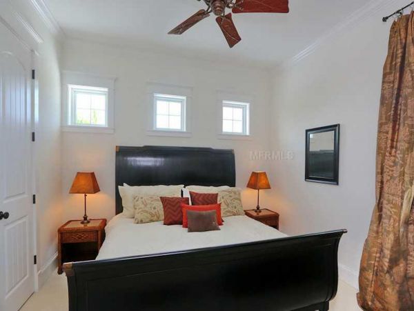 Holmes Beach Vacation Home Canal Front 4 Bedrooms Pool & Spa