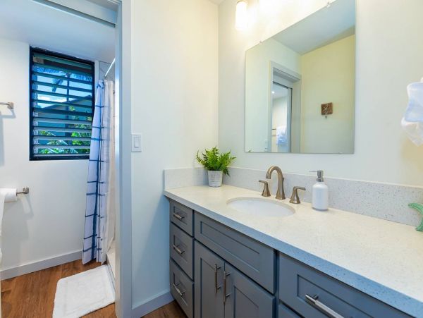 Corner Unit with 2 Bedrooms & Ocean Views
