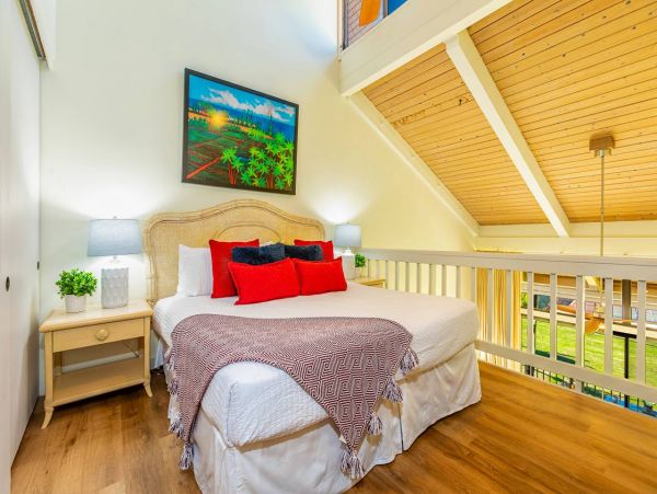 Corner Unit with 2 Bedrooms & Ocean Views