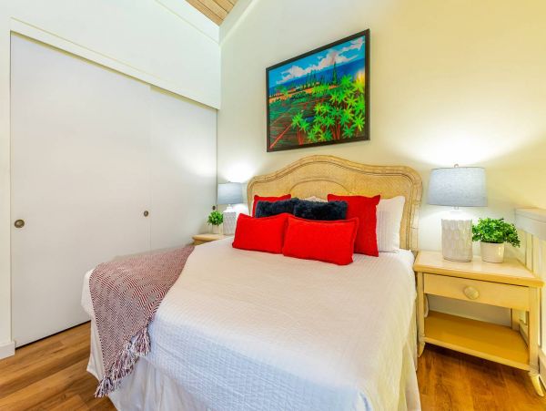 Corner Unit with 2 Bedrooms & Ocean Views