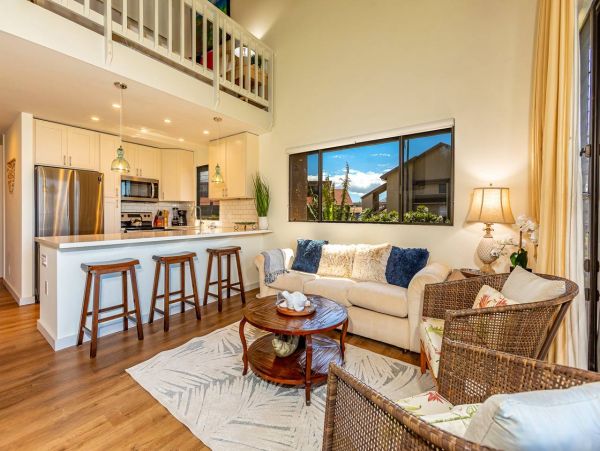 Corner Unit with 2 Bedrooms & Ocean Views