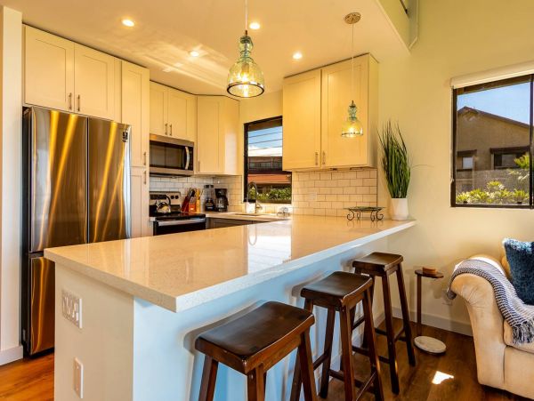 Corner Unit with 2 Bedrooms & Ocean Views