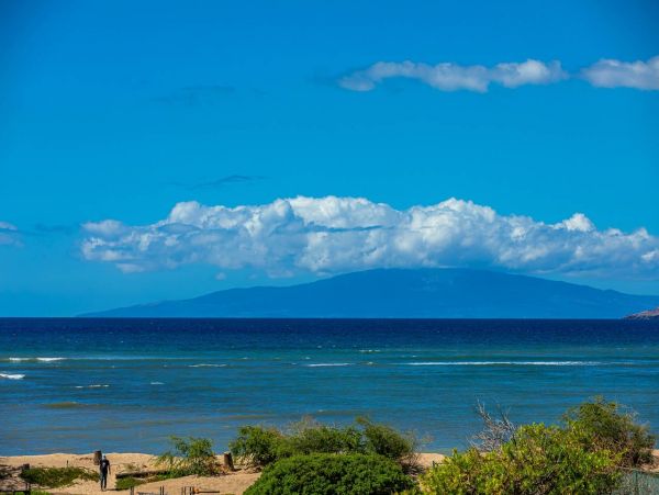 Corner Unit with 2 Bedrooms & Ocean Views
