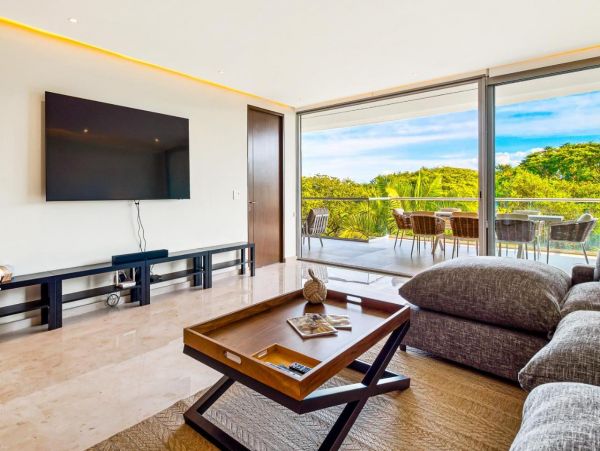 Oceanview Condo with Incredible Resort Amenities & On-Site Beach