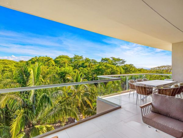 Oceanview Condo with Incredible Resort Amenities & On-Site Beach