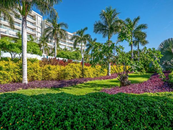 Oceanview Condo with Incredible Resort Amenities & On-Site Beach
