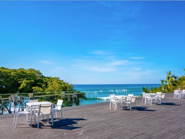 Oceanview Condo with Incredible Resort Amenities & On-Site Beach