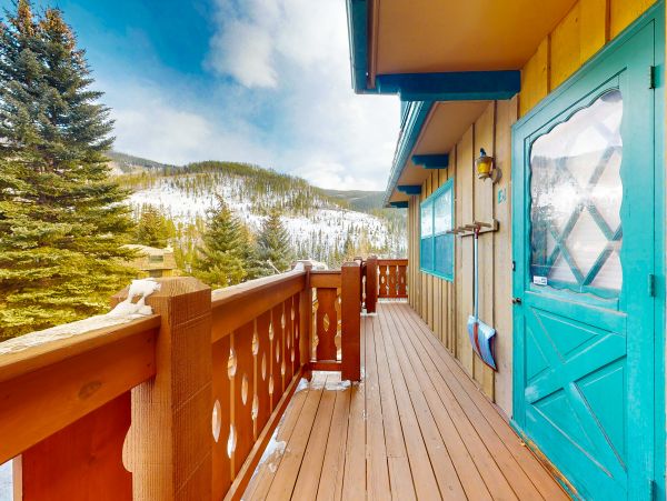 Vail Vacation Condo Three Bedroom Mountain Views