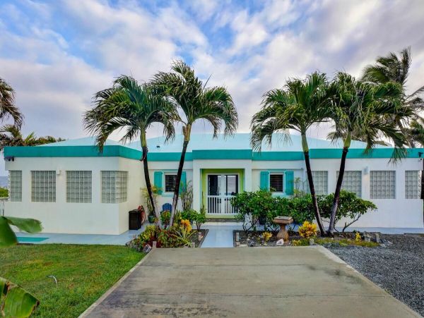Oceanfront Charming Vacation Villa in St. Croix with Private Pool