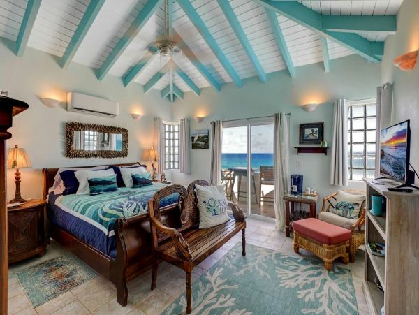 Oceanfront Charming Vacation Villa in St. Croix with Private Pool