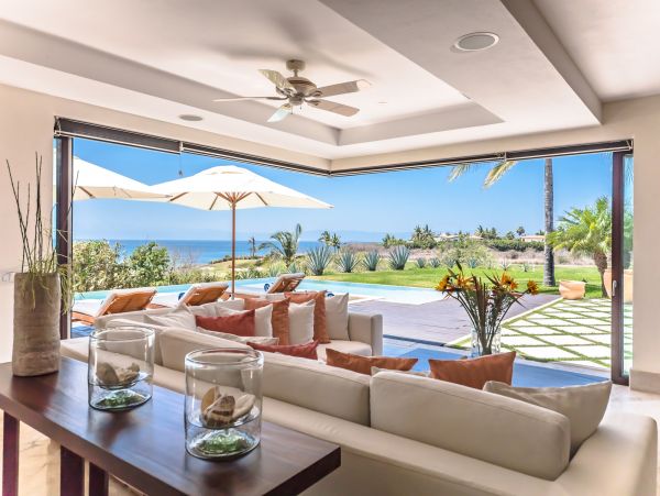Stunning 3 Bedroom Vacation Rental with Pool & Spa