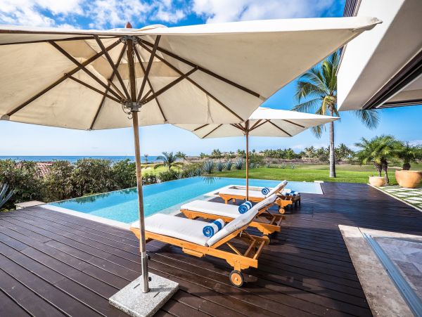 Stunning 3 Bedroom Vacation Rental with Pool & Spa