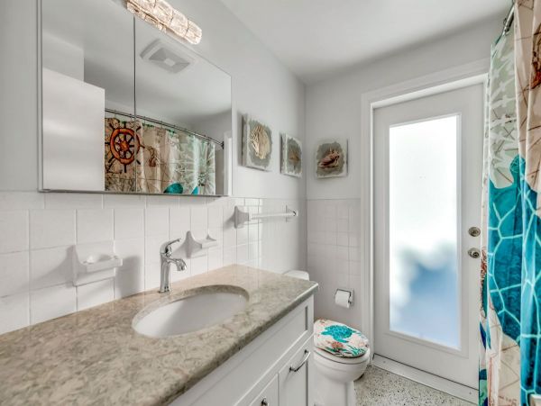 Charming Two Bedroom Vacation Rental in Bradenton Close to Beach
