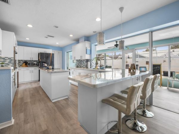 Lovely 3 Bedroom Home with Private Pool & Spa