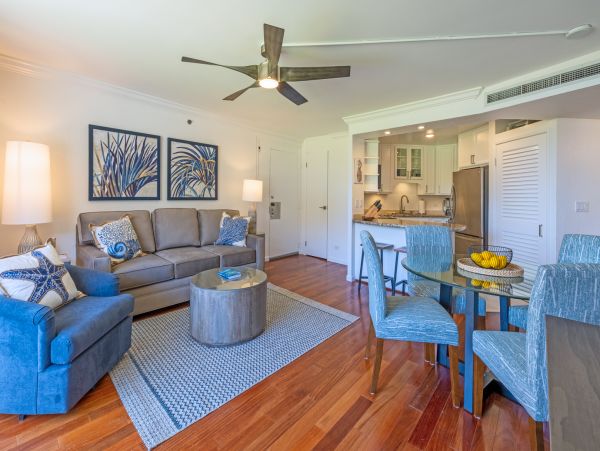 Light, Bright & Modern Two Bedroom Condo in Kaanapali
