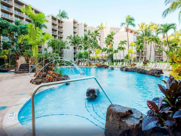 Light, Bright & Modern Two Bedroom Condo in Kaanapali