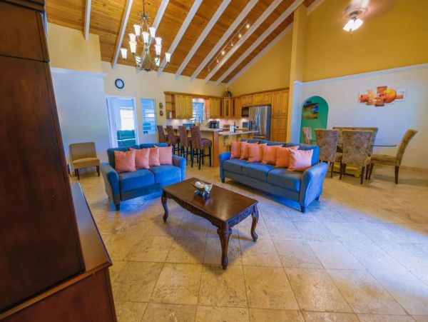 Four Bedroom Vacation Villa in St. Croix Sleeps 8