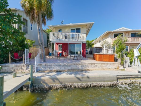 Siesta Key 1 Bedroom Condo with Bay View & Dock