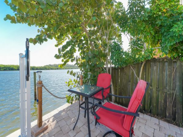 Siesta Key 1 Bedroom Condo with Bay View & Dock
