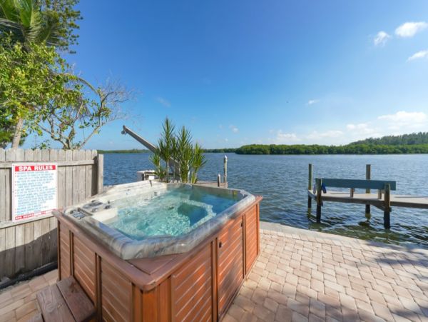 Siesta Key 1 Bedroom Condo with Bay View & Dock